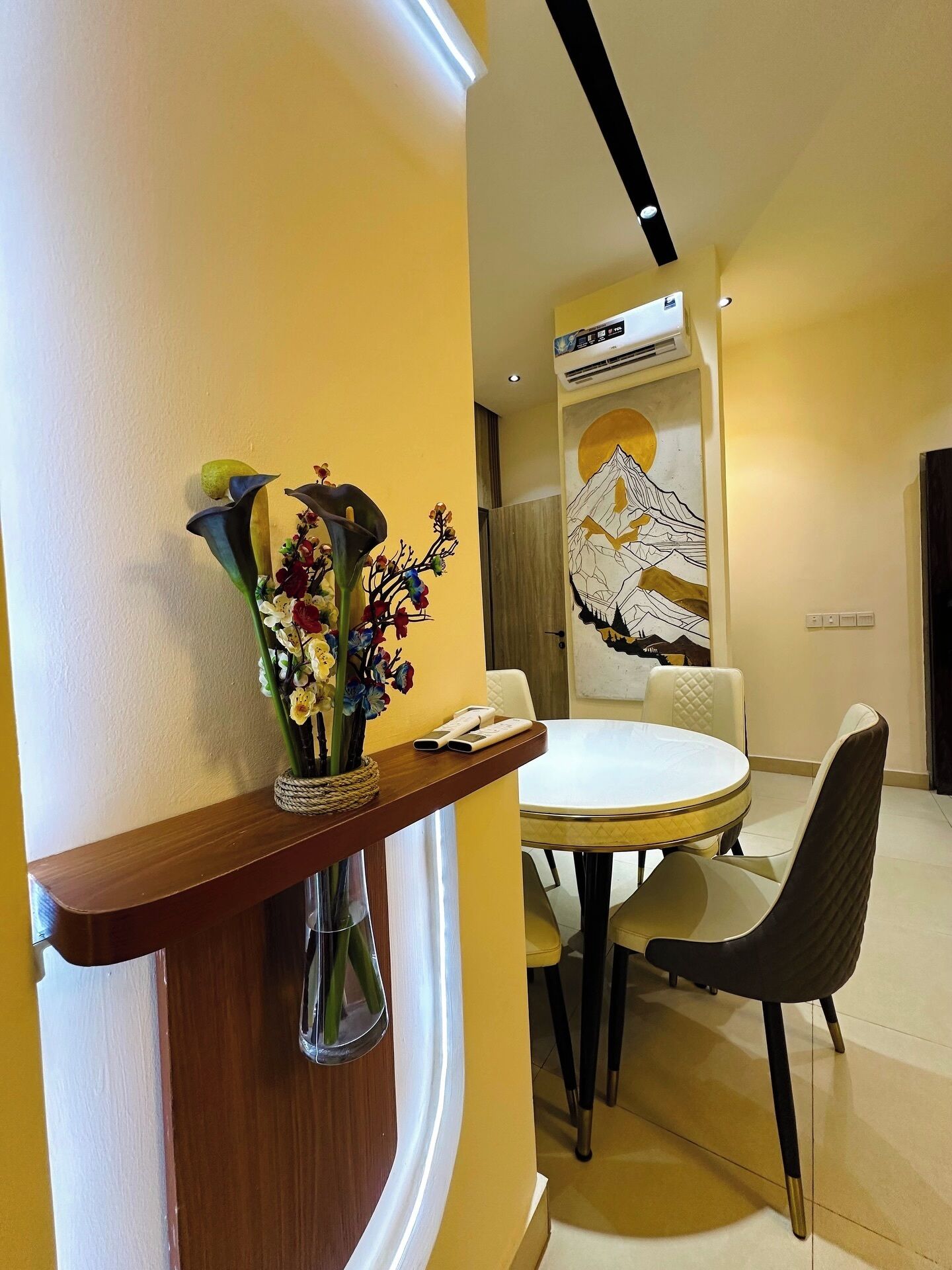 Apartemen Deluks, balkon, pemandangan kota | Tempat makan