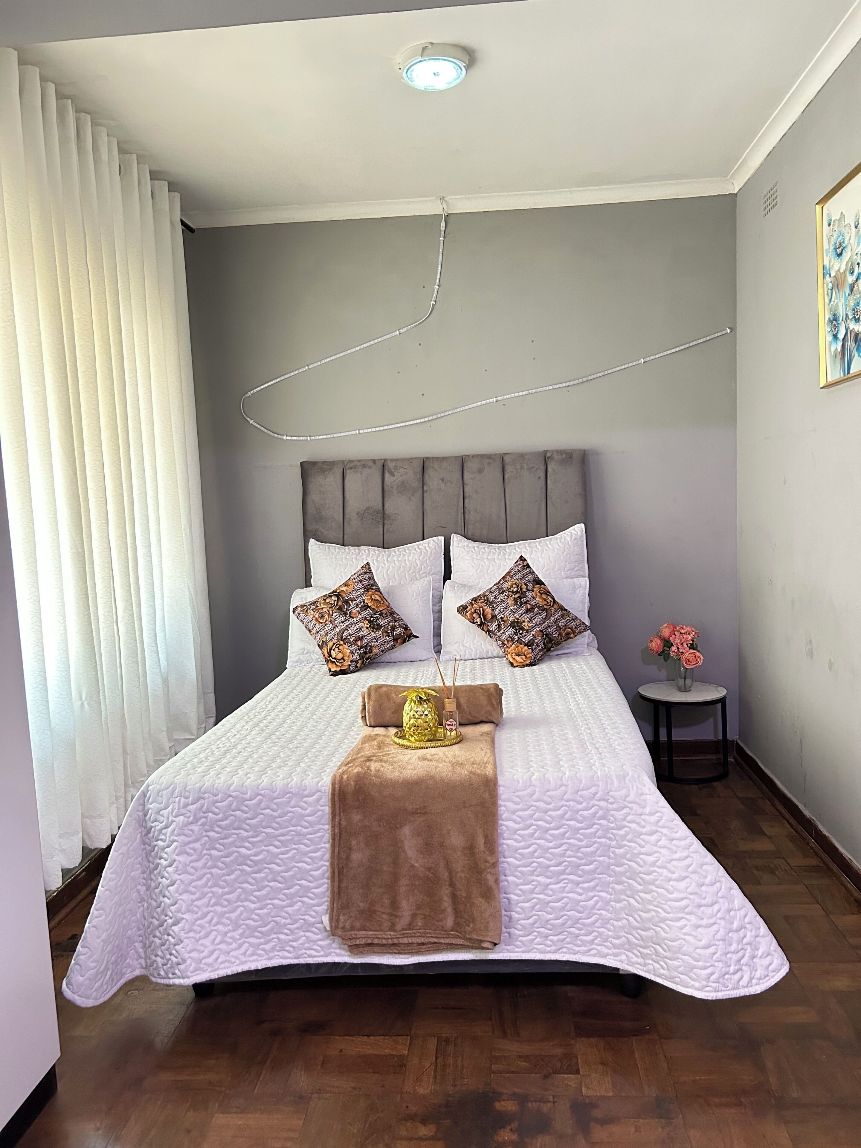 WiFi, bed sheets