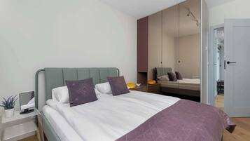 Desk, iron/ironing board, travel cot, WiFi