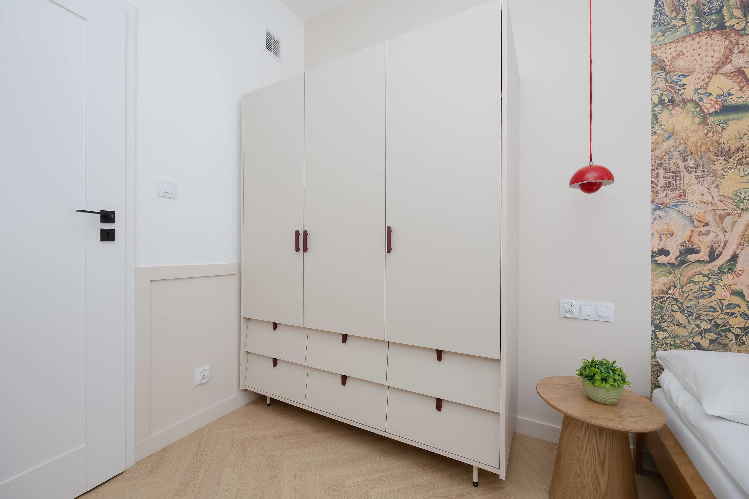 2 bedrooms, iron/ironing board, travel crib, WiFi