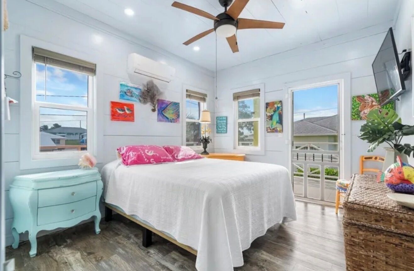 4 bedrooms, iron/ironing board, free WiFi, bed sheets