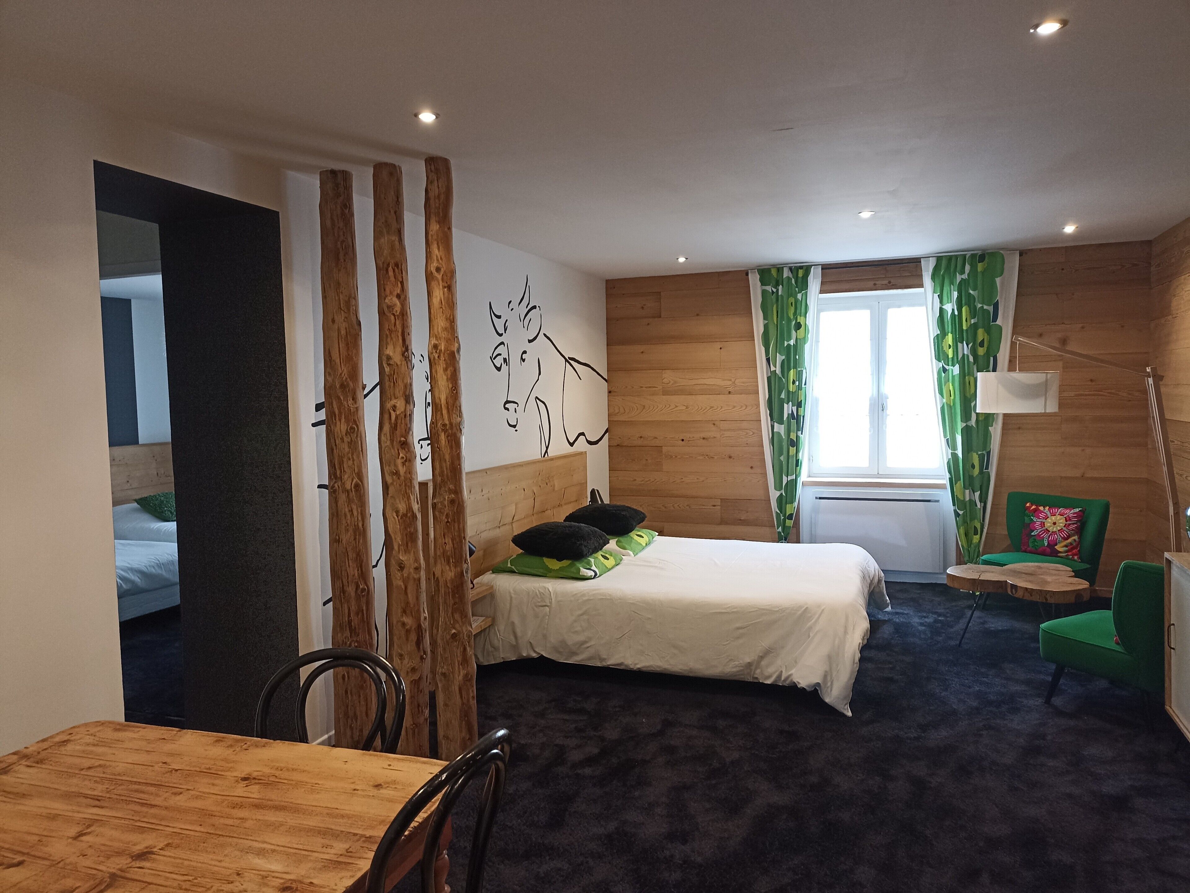 3 habitaciones, tabla de planchar con plancha, wifi y ropa de cama 