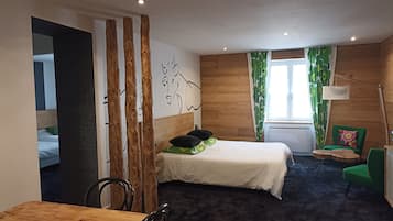 3 habitaciones, tabla de planchar con plancha, wifi y ropa de cama