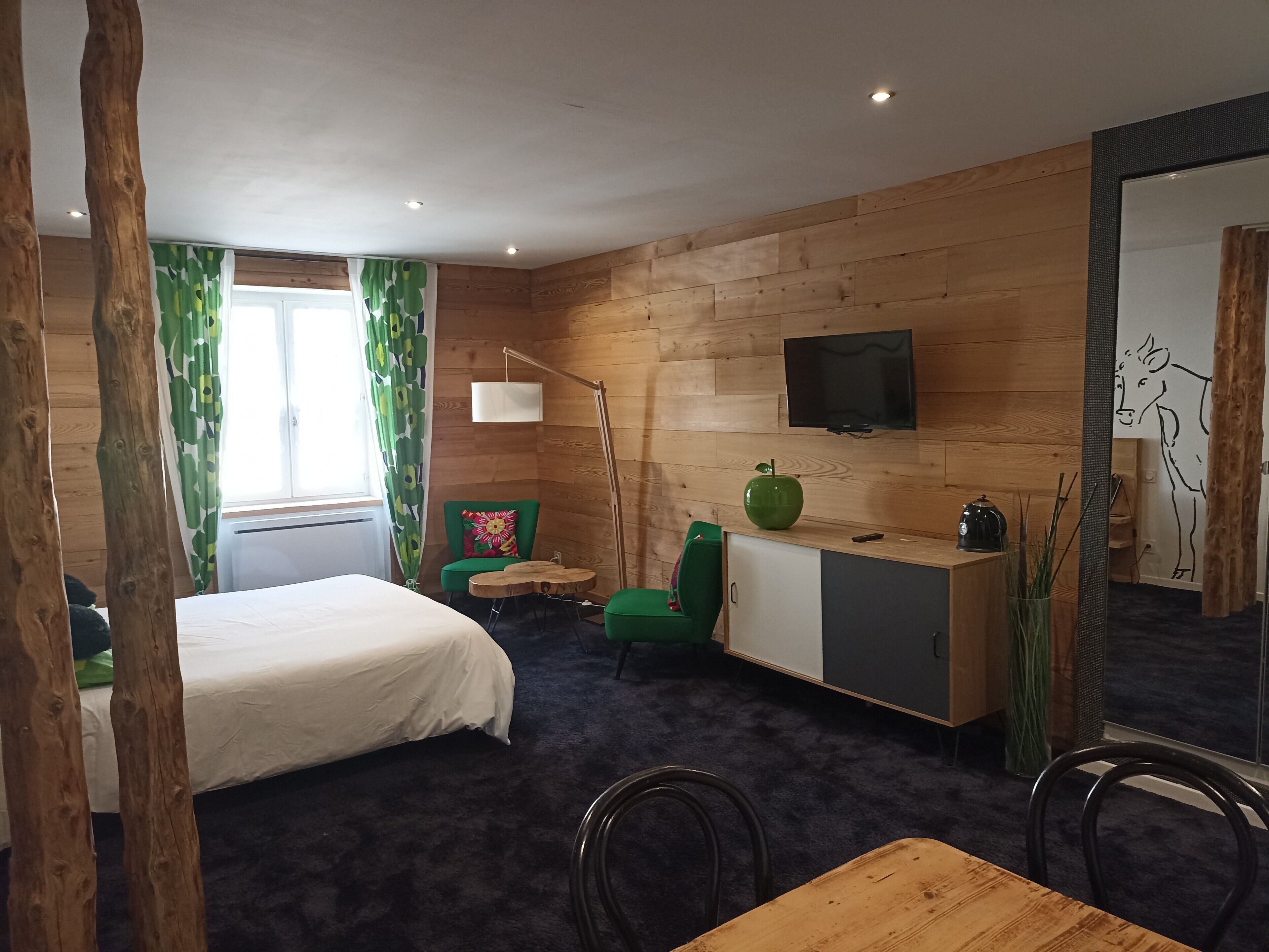 3 quartos, ferros/tábuas de passar roupa, Wi-Fi, roupa de cama