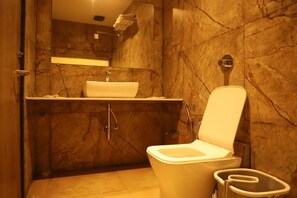 Bathroom - Hotel Sai Pritam (Mumbai)
