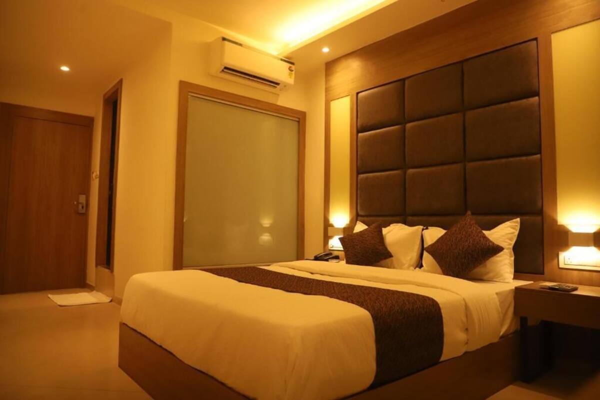 ห้องเอ็กเซกคิวทีฟสวีท | ตู้นิรภัยในห้องพัก, เตารีด/โต๊ะรีดผ้า, Wi-Fi ฟรี