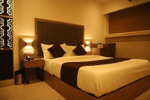 In-room safe, iron/ironing board (on request), free WiFi - Hotel Sai Pritam (Mumbai)