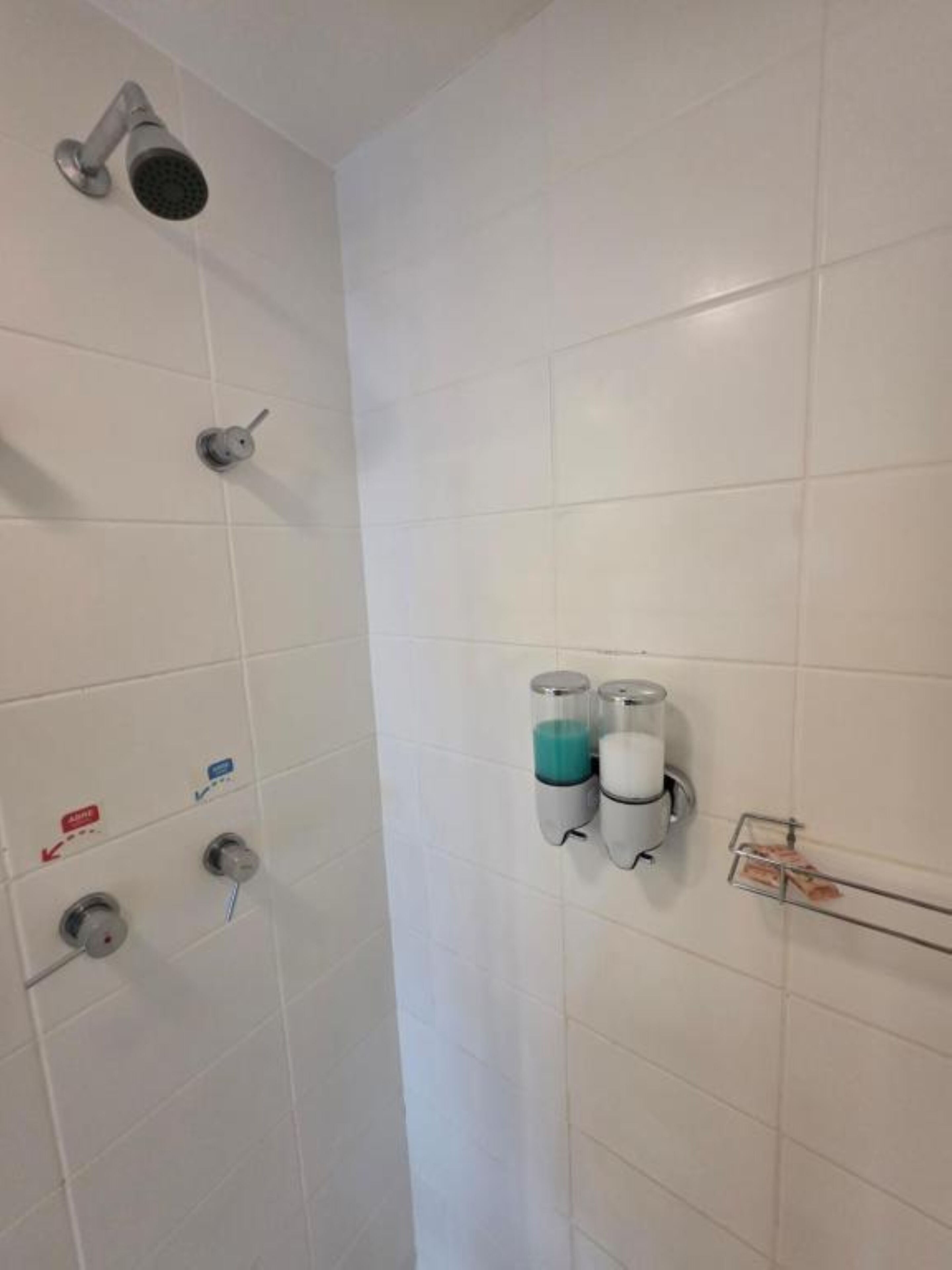 Premium-Loft, Stadtblick | Badezimmer | Dusche, kostenlose Toilettenartikel, Haartrockner, Handtücher