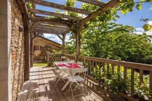 Outdoor dining - Pivoine **** Vacation Rental for 6 People with a Spa and Pool (Bournazel)