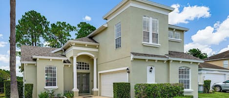 House (5 Bedrooms) | Interior