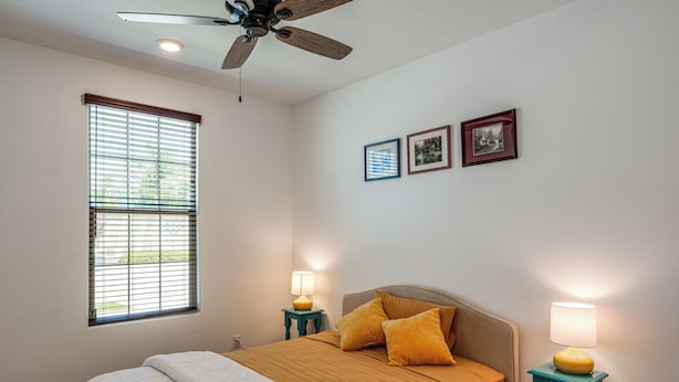 Unclassified image, 1 of 20, button - 1BR Guest House w/ Private Entrance and Laundry (Bakersfield)