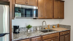 Unclassified image, 4 of 20, button - 1BR Guest House w/ Private Entrance and Laundry (Bakersfield)