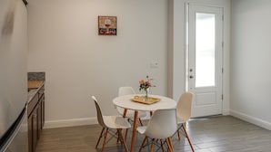 Unclassified image, 5 of 20, button - 1BR Guest House w/ Private Entrance and Laundry (Bakersfield)