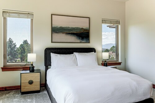 Mtn Getaway Near Air Force Academy w/ Hot Tub