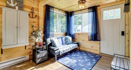 Fire Pit, Gas Grill! Bright Cottage By Devils Lake
