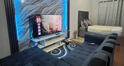 Awesome 1-bedroom bed & breakfast in vibrant Harare