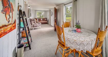 Recently Remodeled Route 66 Retreat! Claremore Gem