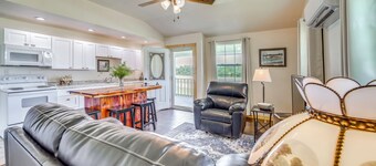 Recently Remodeled Route 66 Retreat! Claremore Gem