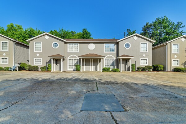 Near Msu & Historic Cotton District! Condo W/ Pool - Starkville, MS