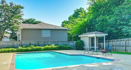 Near MSU & Historic Cotton District! Condo w/ Pool