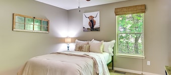Near MSU & Historic Cotton District! Condo w/ Pool