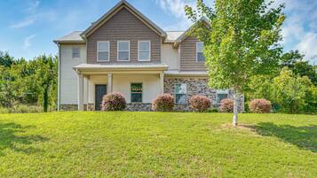 House (4 Bedrooms) | Front of property
