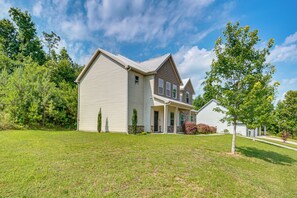 Unclassified image, 5 of 28, button - Near Parks, Dining & Shopping! Newnan Family Home (Newnan)