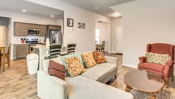 House (4 Bedrooms) | Interior