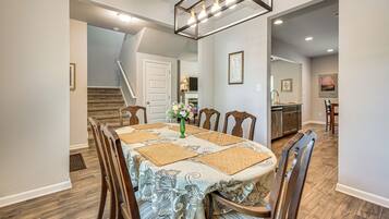 House (4 Bedrooms) | Interior