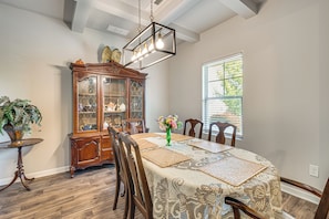 Unclassified image, 4 of 28, button - Near Parks, Dining & Shopping! Newnan Family Home (Newnan)
