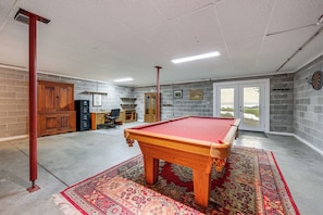 Interior - Unplug & Unwind! Romulus Family Gem w/ Swim Pond (Romulus)