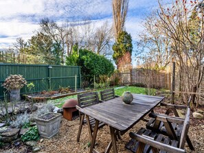 House | Balcony - Historic Wiltshire Garden Cottage (Trowbridge)