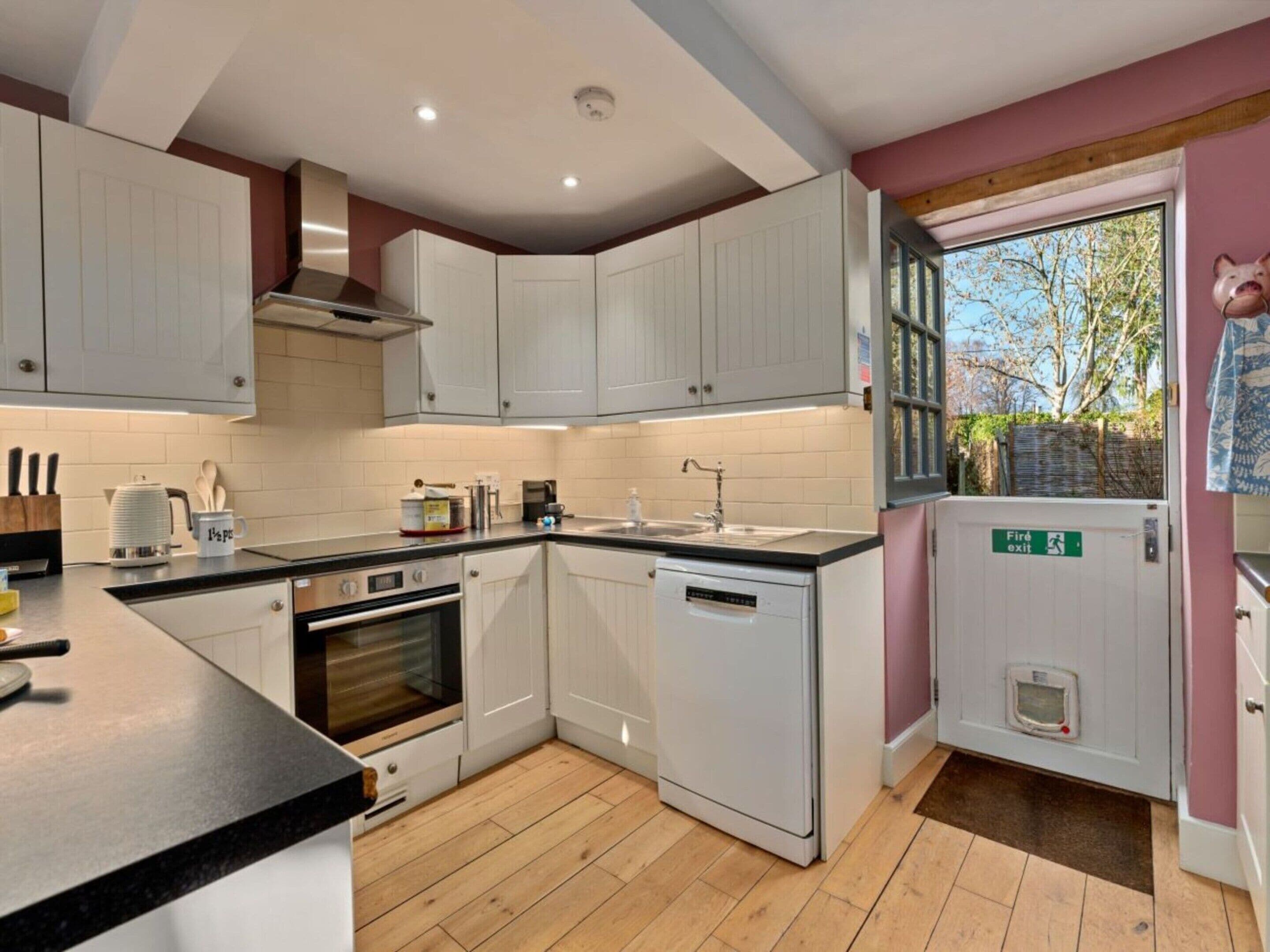 House | Private kitchen | Stovetop, high chair