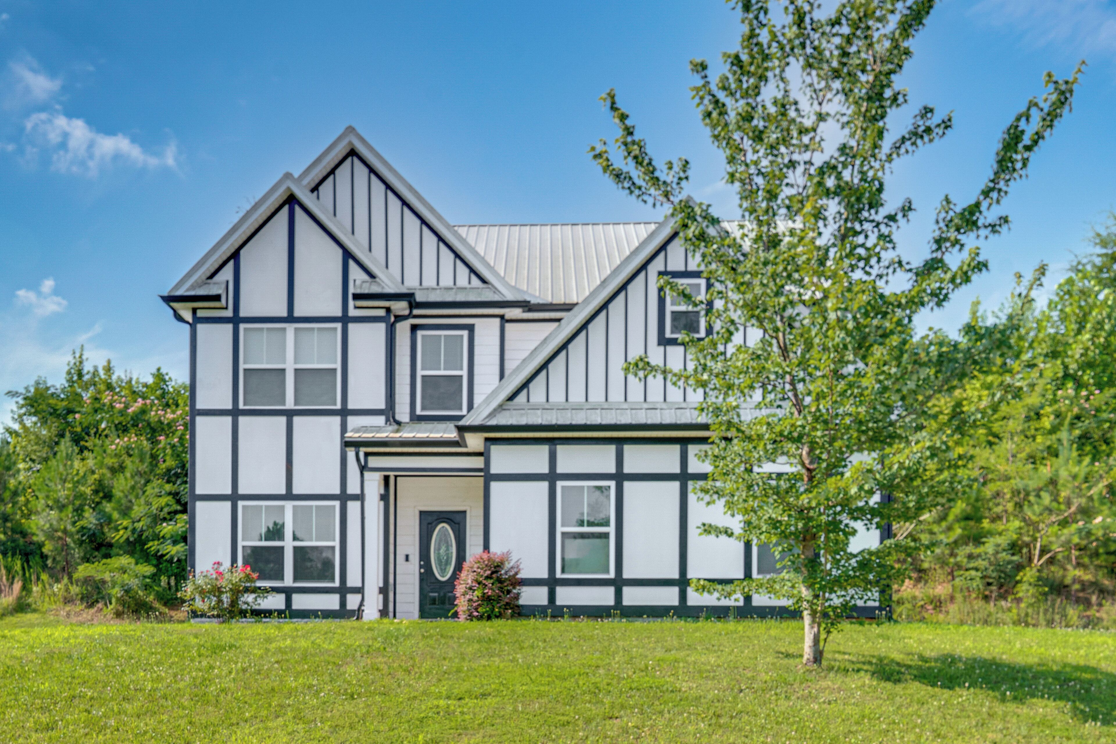 House (4 Bedrooms) | Front of property