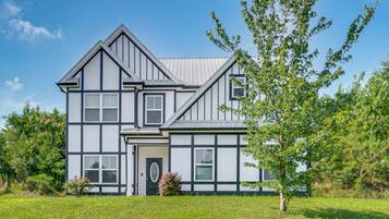 House (4 Bedrooms) | Front of property