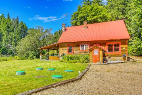 700-acre Property w/ 33-acre Lake & Dual Cabins!