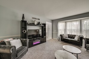 House (5 Bedrooms) | Interior - Spacious Sinking Spring Home w/ Outdoor Oasis! (Sinking Spring)