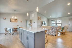 House (3 Bedrooms) | Interior - < 1 Mi to Potholes State Park! Family-friendly Gem (Othello)