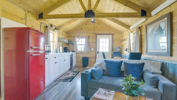 House (1 Bedroom) | Interior