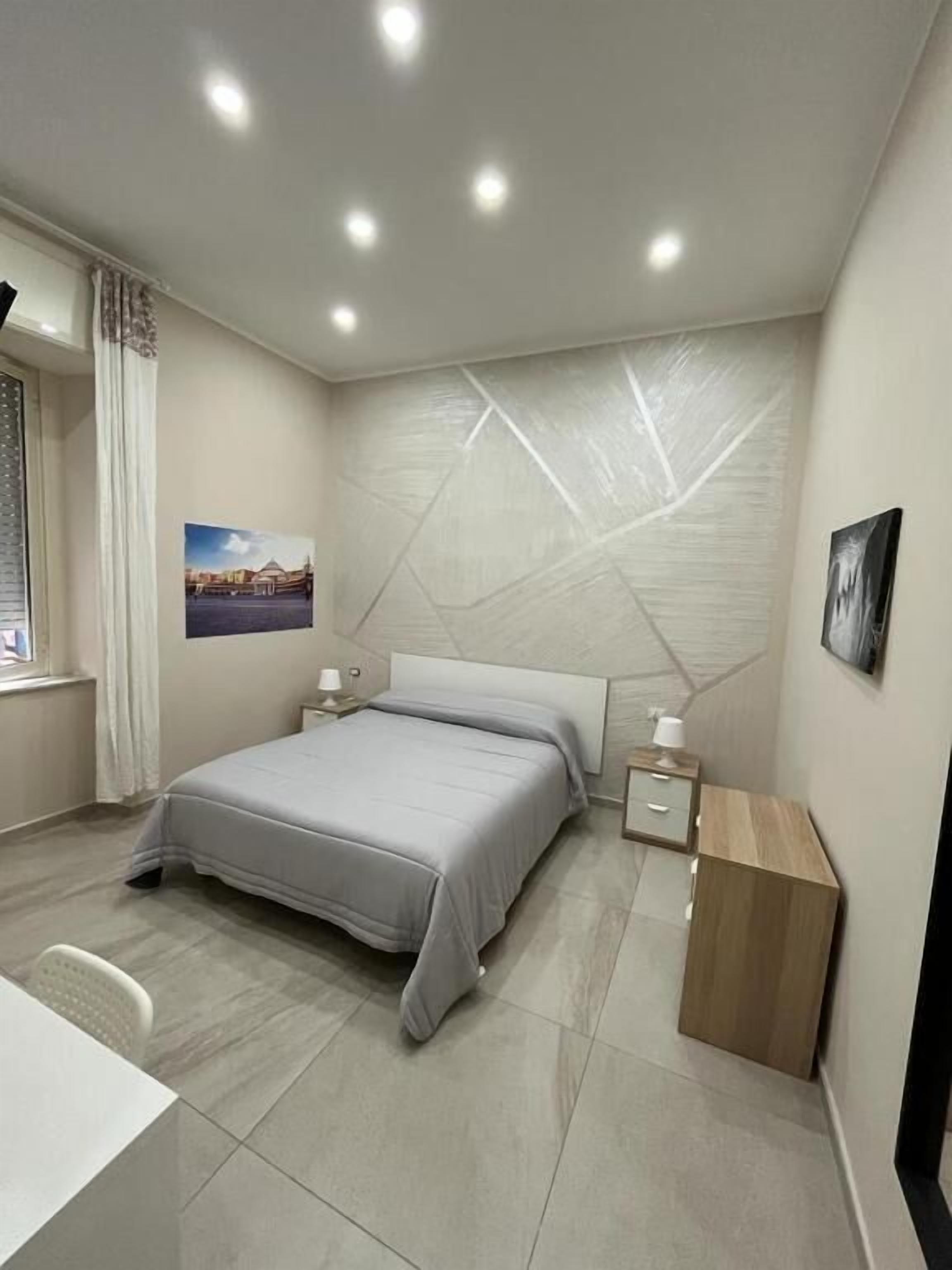Classic Double Room, Balcony, City View | Wi-fi percuma 