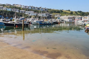 Marina - Stones Throw (St Austell)