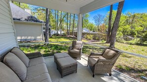 Terrace/patio - New Home 3-bed 3-bath w/pool, golfcart and bounce house (North Myrtle Beach)