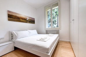 Room - URNEST Caldarese Charming 55sqm apartment under the Two Towers (Bologna)