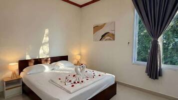 WiFi, bed sheets