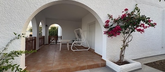 Holiday Home 'Fmr Villa Taray' with Private Terrace, Garden & Air Conditioning
