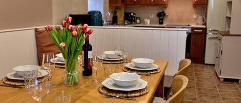 Apartment | Dining