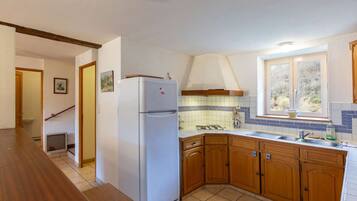Microwave, stovetop, dishwasher