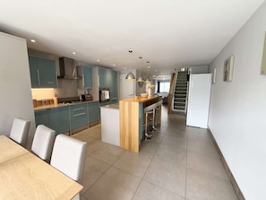 Private kitchen - Marigold Cottage by NewFo dot Rest (Brockenhurst)