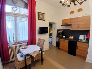 Dining - Vrbo Property (Colmar)