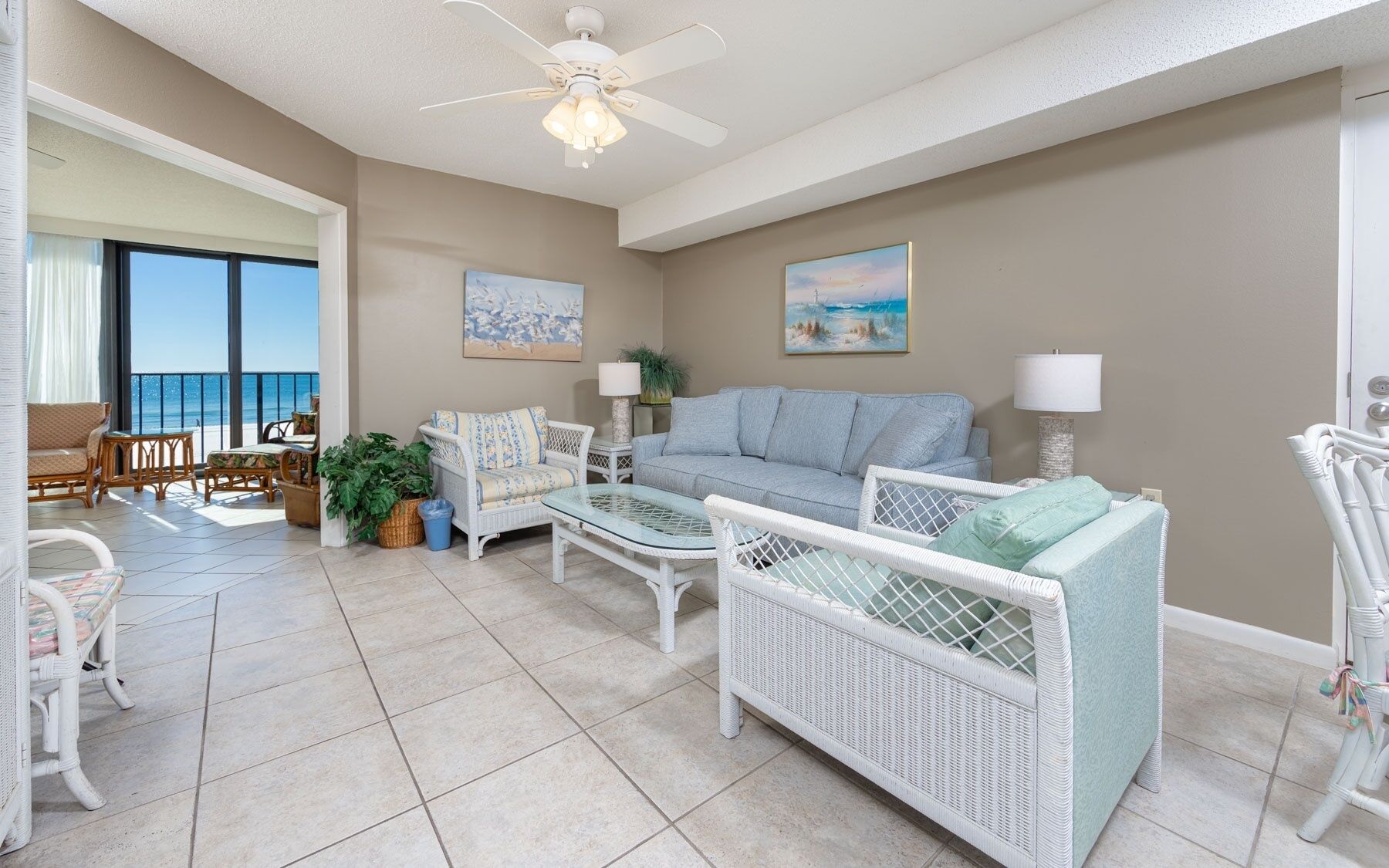 Condo, 2 Bedrooms | Living area